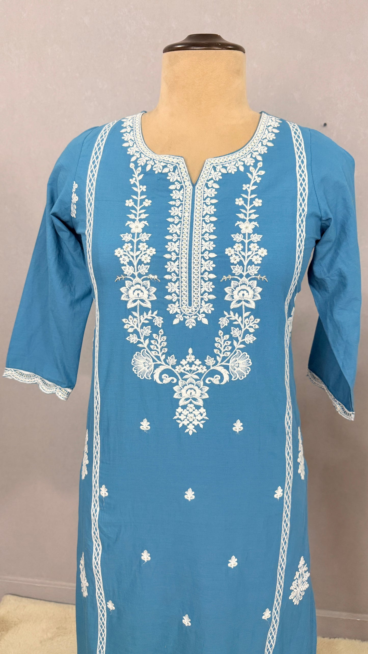 Blue cotton kurta pant set with white Resham embroidered kur2002