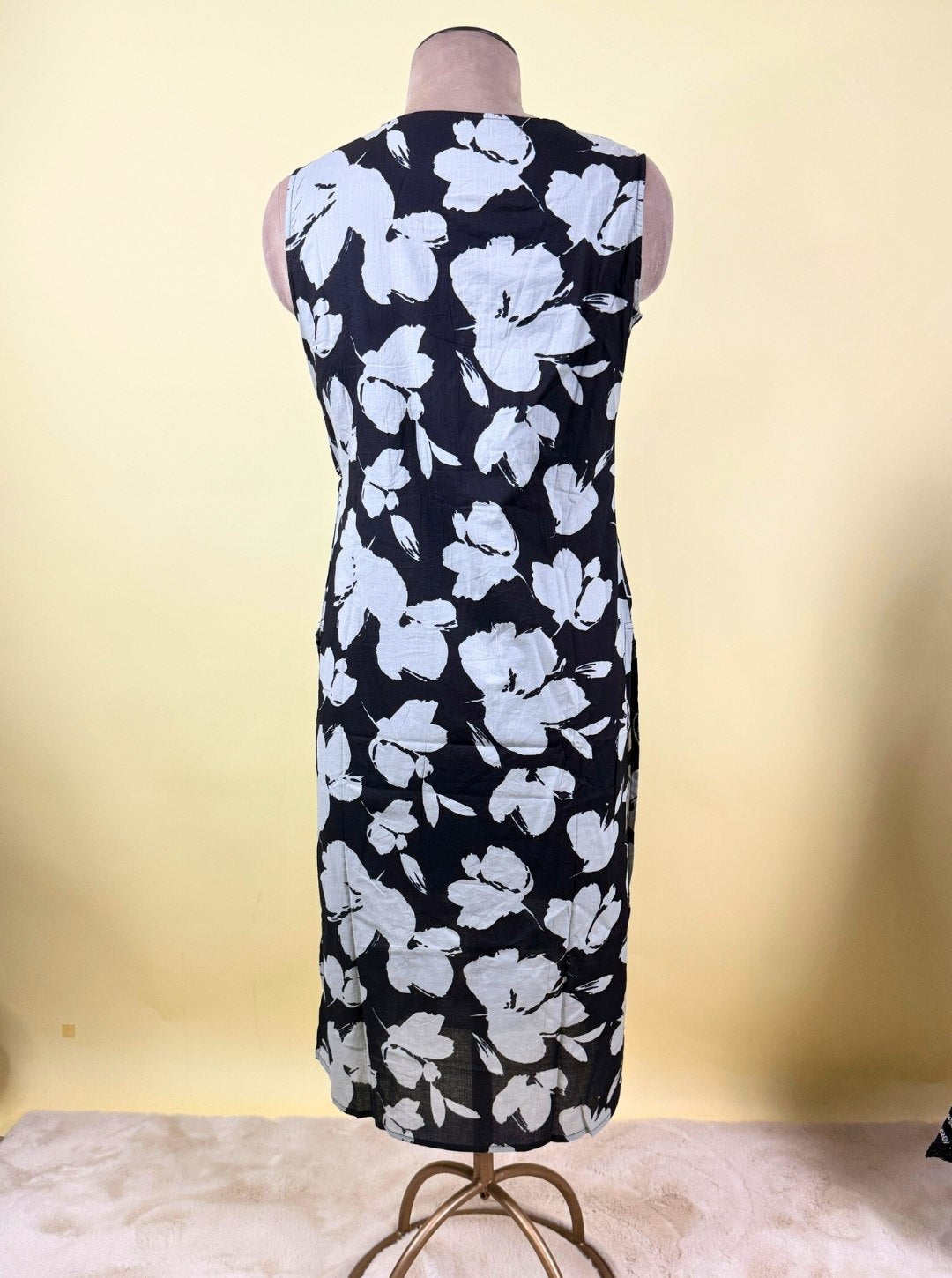 BLACK DIGITAL PRINT KURTA WITH SEQUIN & MIRROR NECK, GEO PANT & MUL DUPATTA (KUR1005)