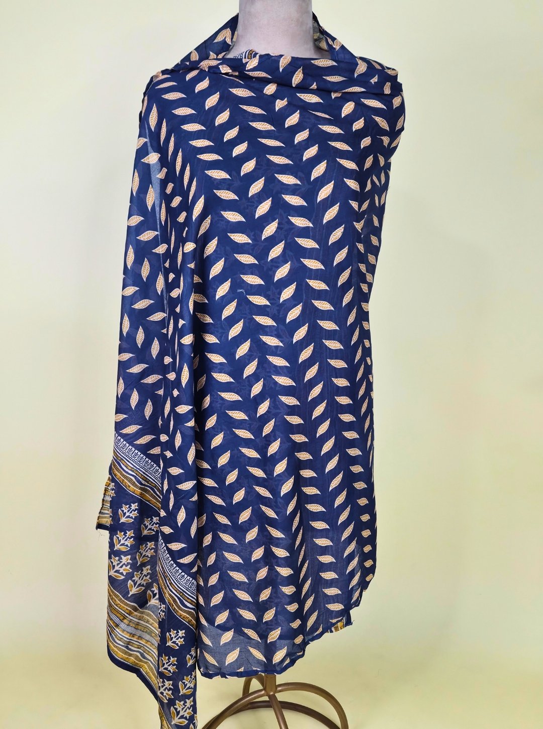 BLUE COLOUR CAMBRIC COTTON KURTI WITH RESHAM WORK NECKLINE OR COTTON DUPATTA & COTTON PANT (KUR1024)