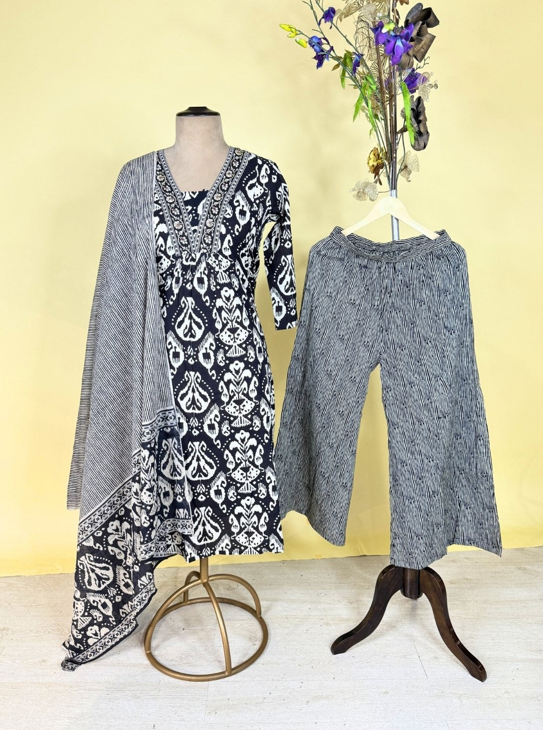 COTTON MANJUSHA KUNJIR BEAUTIFUL OFFICE WEAR TRENDY KUTIS (KUR1006)