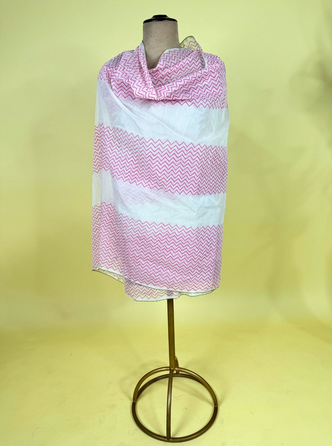 FVORY COLOUR CROSS STITCH EMBROIDERY CHENDALI FABRIC SUIT MUL CHENDALI DUPATTA WITH ZIG-ZAG PRINT COTTON BOTTOM (SUIT1015)