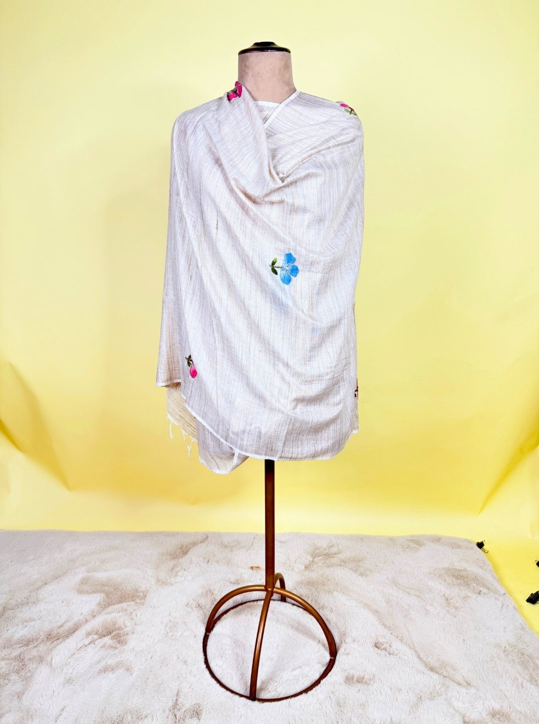 HANDLOOM COTTON SUIT WITH NECKLINE HANDPRINT KATHA WORK & COTTON PANT OR DUPATTA WITH KATHA WORK (SUIT1042)