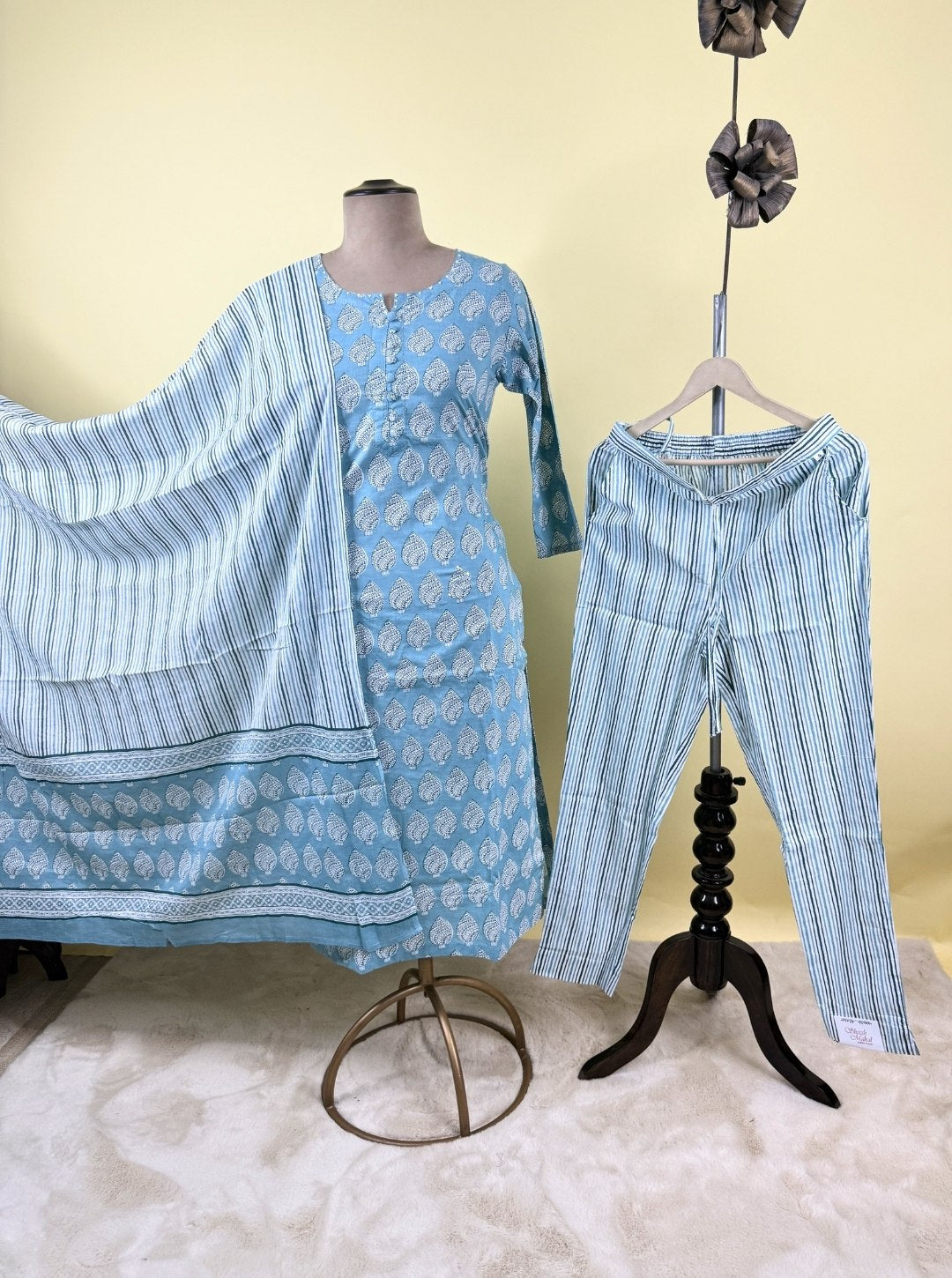 ICE BLUE BAGRU KURTA WITH PEARL & SEQUIN DETAIL, STRIPE PANT & MUL DUPATTA (KUR1004)