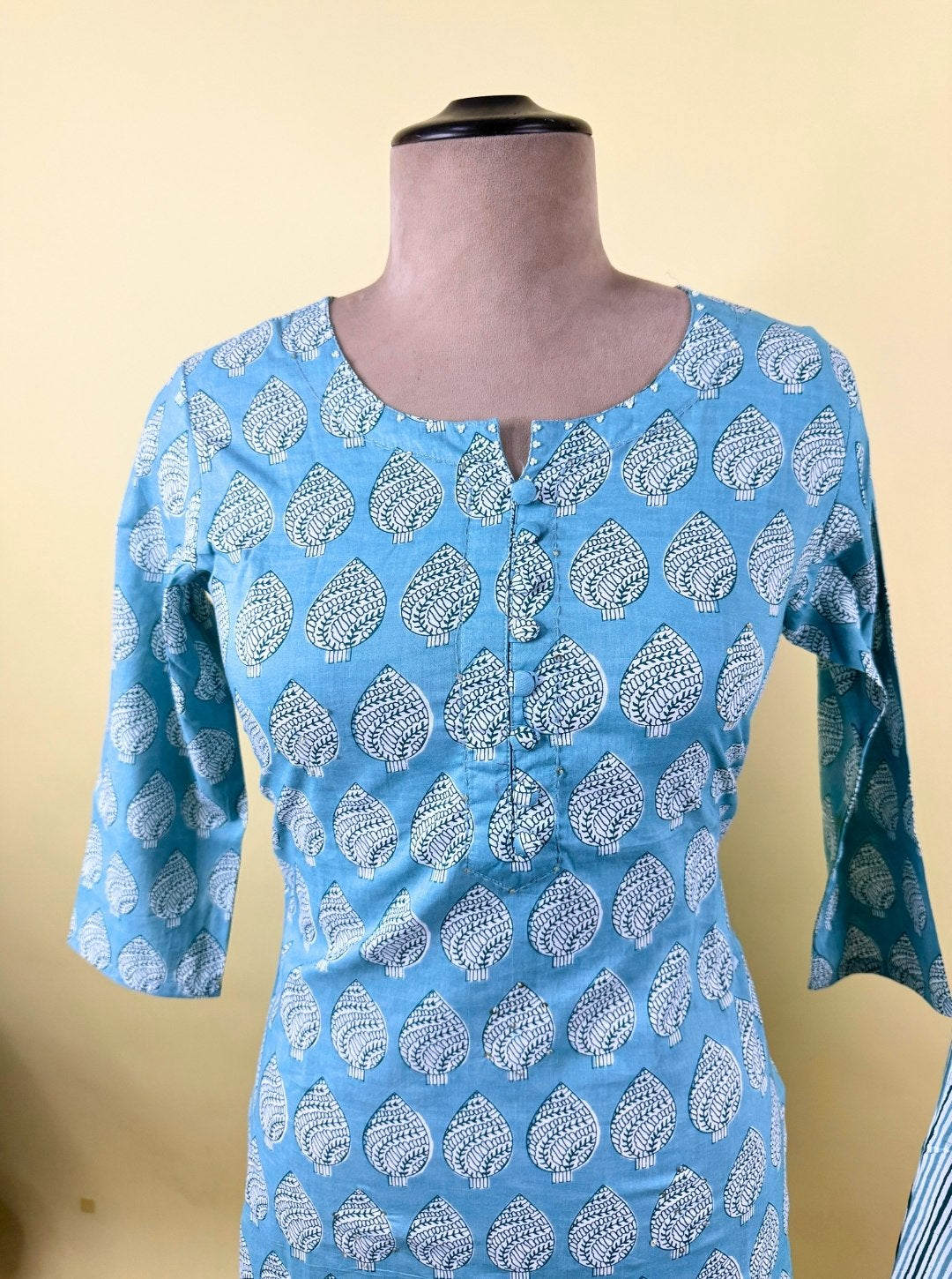 ICE BLUE BAGRU KURTA WITH PEARL & SEQUIN DETAIL, STRIPE PANT & MUL DUPATTA (KUR1004)