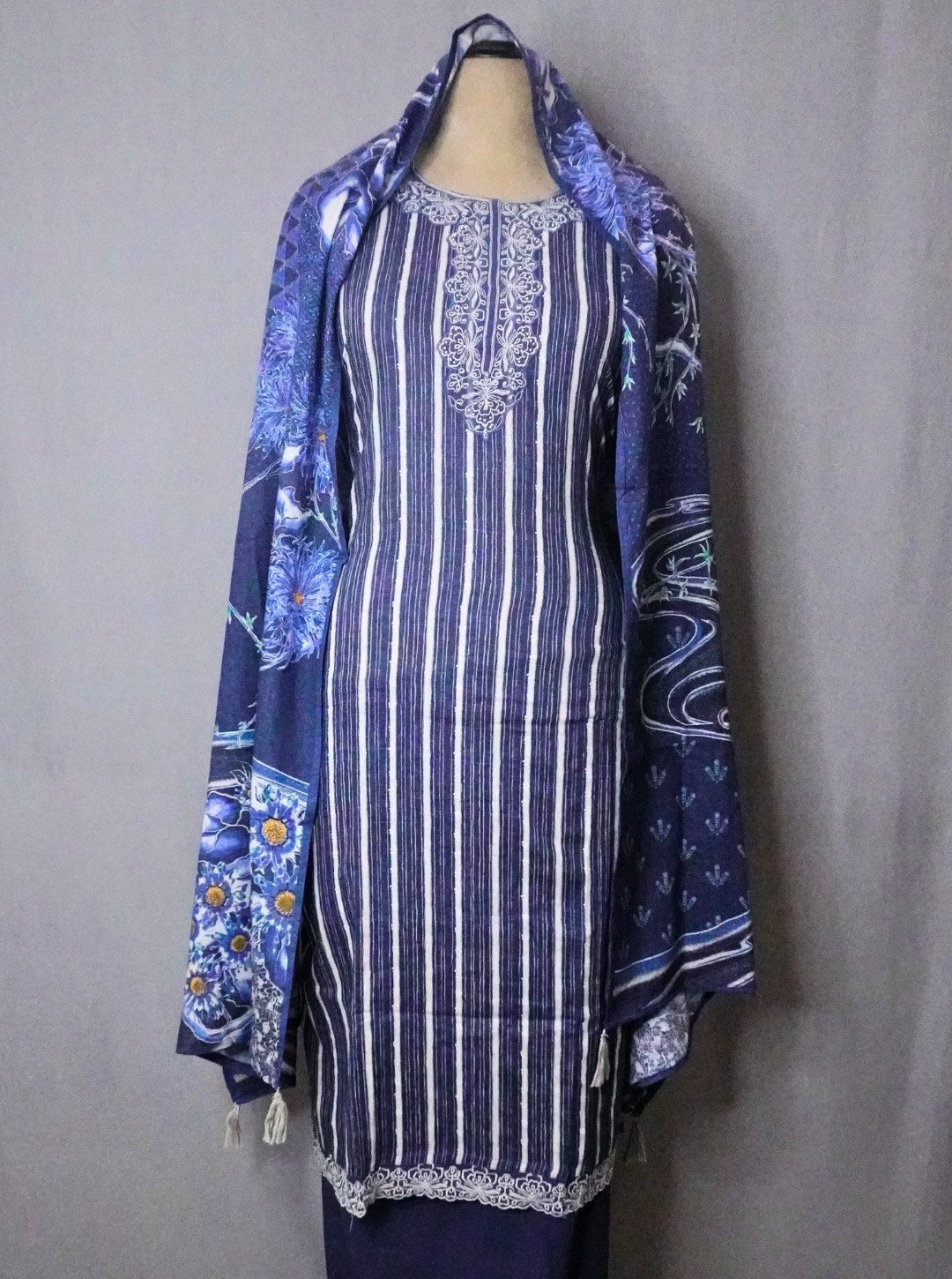 LINEN FABRIC RESHAM WORK SUIT
