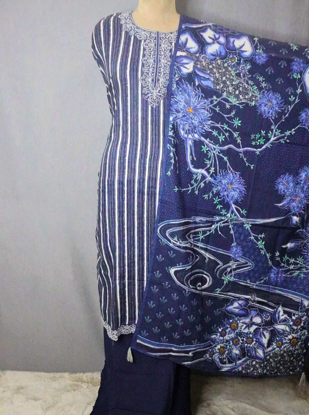 LINEN FABRIC RESHAM WORK SUIT