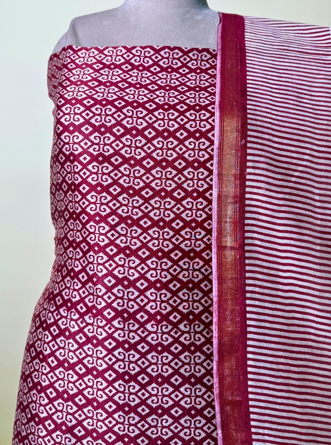 MAHESHWARI COTTON UNSTITCHED SUIT WITH EKKAT PRINT (SUIT1059)