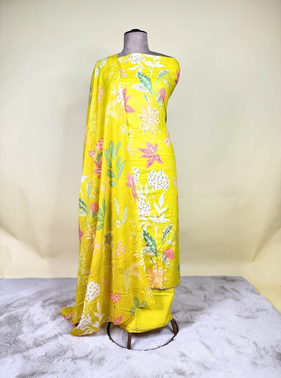MUL COTTON SUIT WITH HAND PRINT ZARI OUTING WORK & COTTON PANT OR MUL COTTON DUPATTA (SUIT1039)