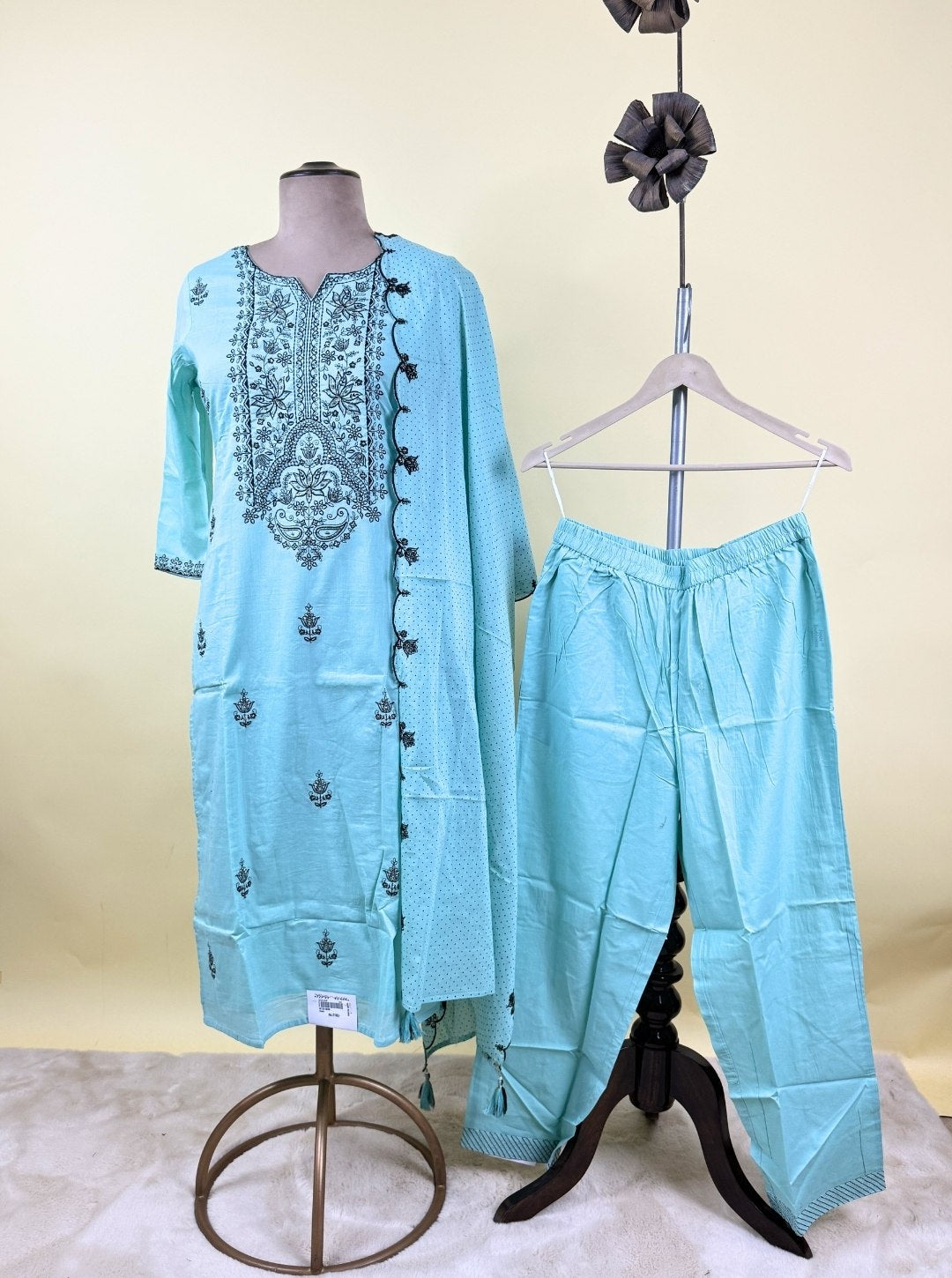 SEA GREEN MUL KURTI WITH CUTWORK DUPATTA (KUR1001)