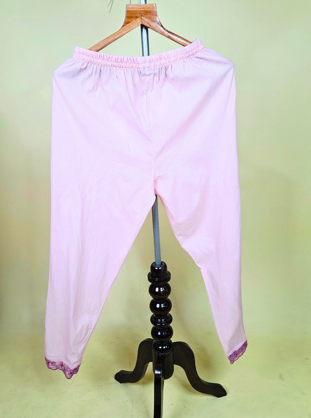 MULTI PINK COLOUR JAAM COTTON KURTI WITH RESHAM WORK OR COTTON DUPATTA & COTTON PANT (KUR1025)