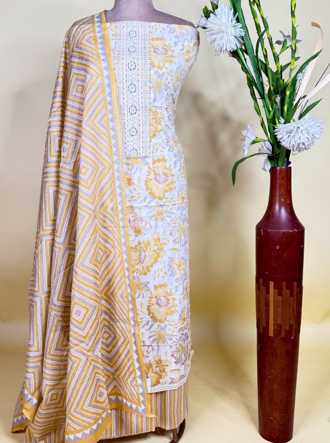 ORGANIC COTTON WITH LACE NECKLINE AND MUL COTTON PRINTED DUPATTA (SUIT1022)