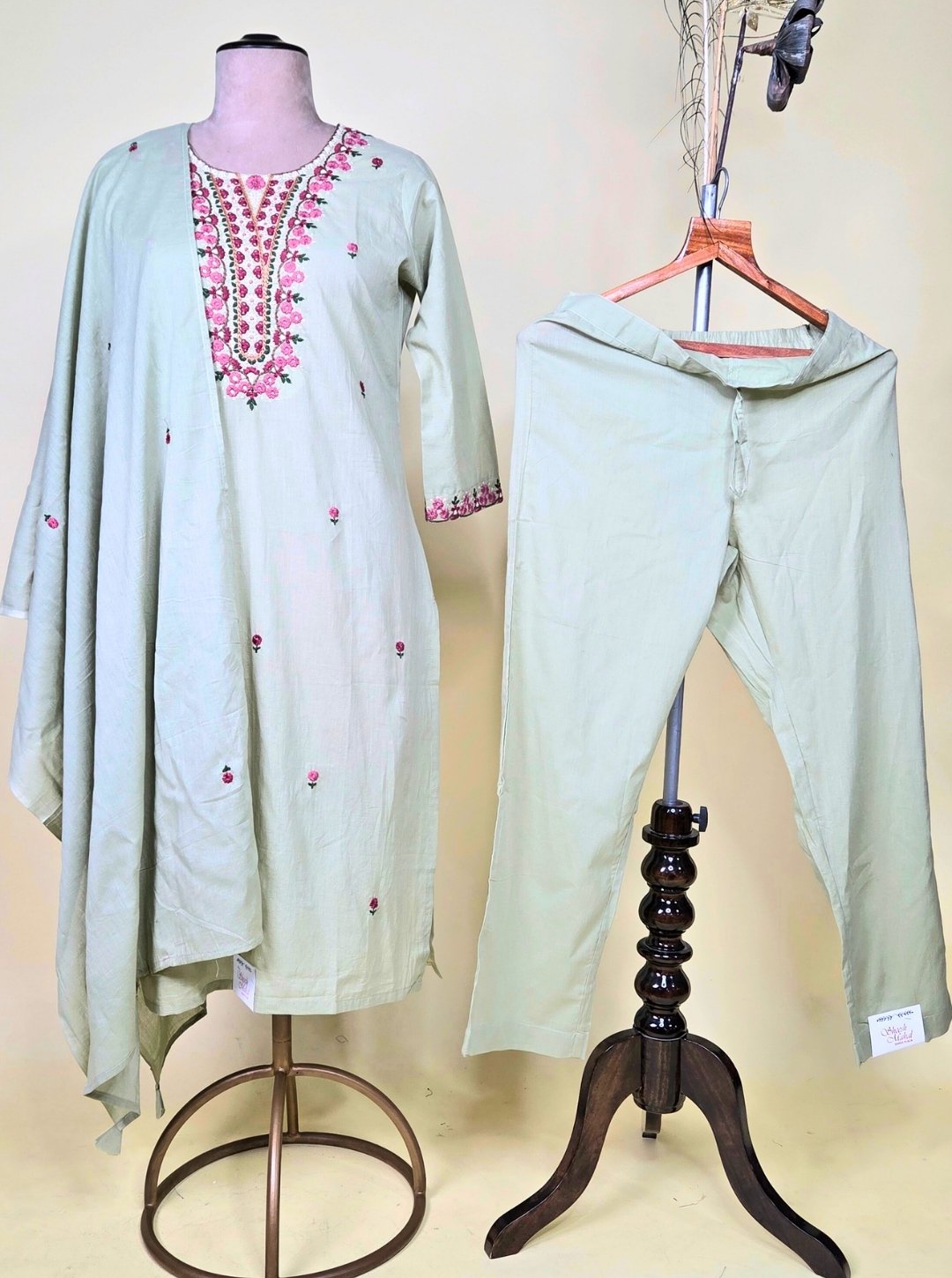 PISTA GREEN COLOUR CAMBRIC COTTON KURTI WITH RESHAM WORK NECKLINE OR COTTON PANT & COTTON DUPATTA (KUR1030)