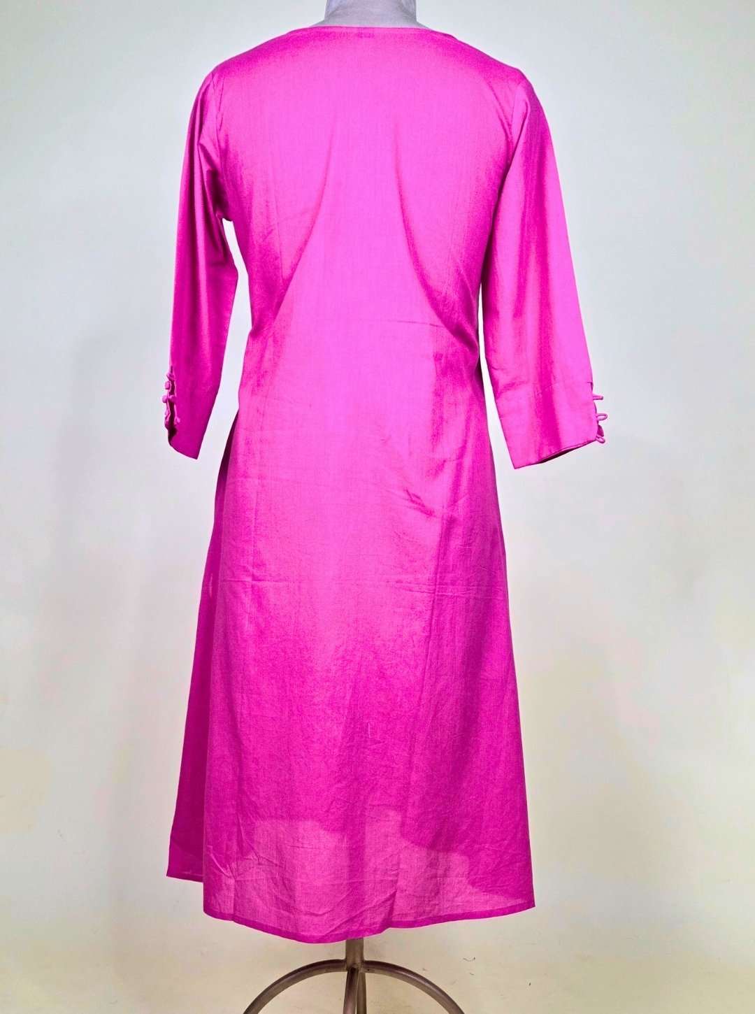 RANI PINK COLOUR CAMBRIC COTTON KURTI WITH RESHAM HANDWORK OR COTTON DUPATTA & COTTON PANT (KUR1034)