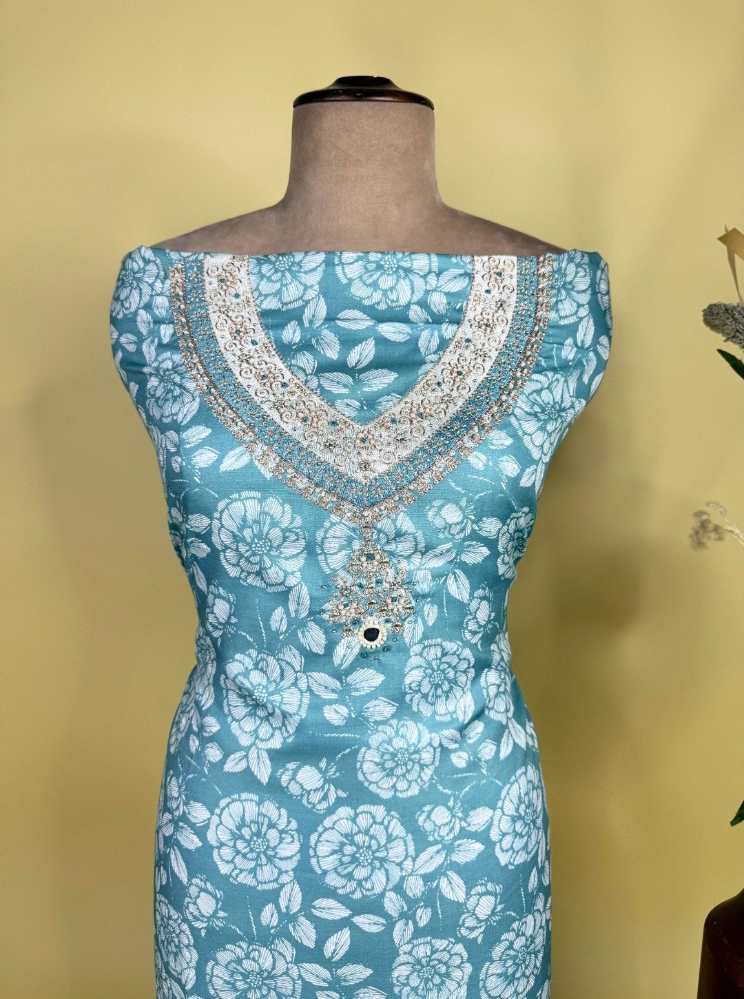 SEA GREEN COLOR JAAM COTTON WITH HAND RESHAM WORK LINEN DUPATTA ZARI BORDER (SUIT1013)