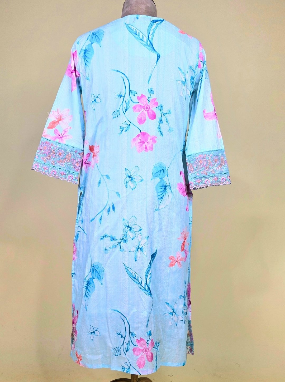 SKY BLUE COLOUR JAAM COTTON KURTI WITH V-NECKLINE RESHAM WORK OR COTTON DUPATTA & COTTON PANT (KUR1036)