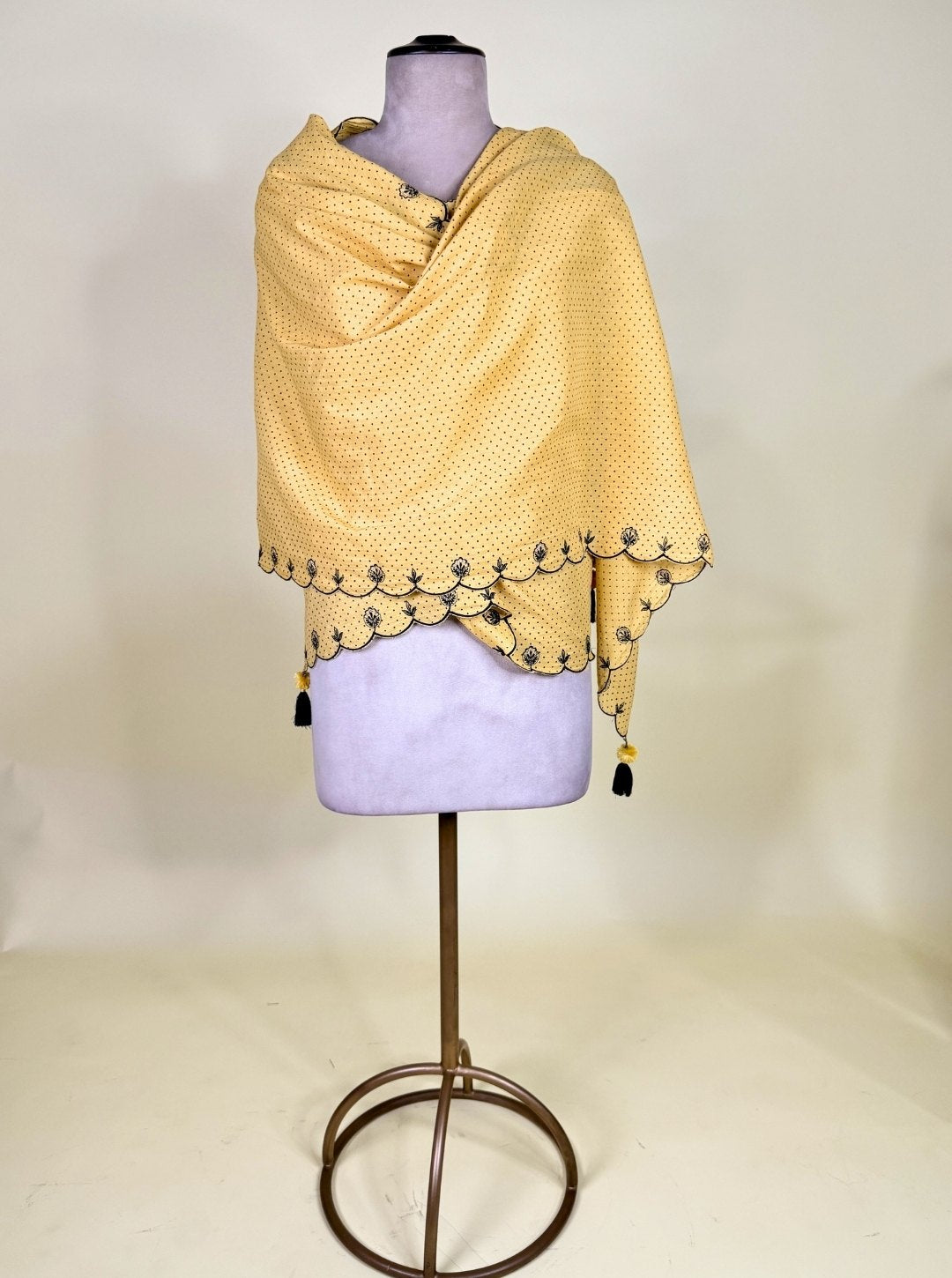 SOFT CHIKANKARI & AARI EMBROIDERED SUMMER SPECIAL KURTIS (KUR1008)