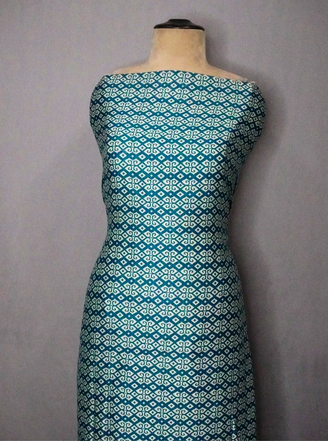 MAHESHWARI PAMA GREEN SCREEN PRINT SUIT