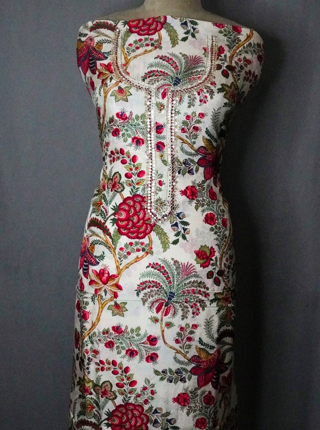 MUSLIN MULTI COLOUR PRINT MIRROR NECKLINE SUIT