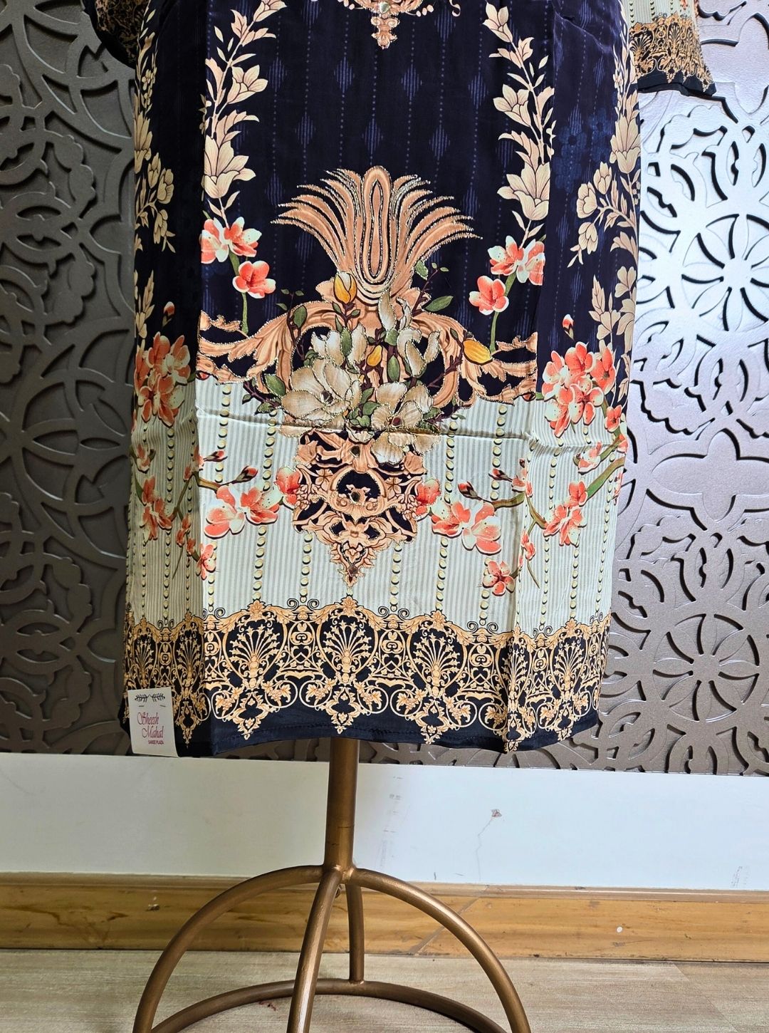 PURE CRAPE WITH DIGITAL PRINT SUIT & PRINTED DUPPATA (KUR1076)