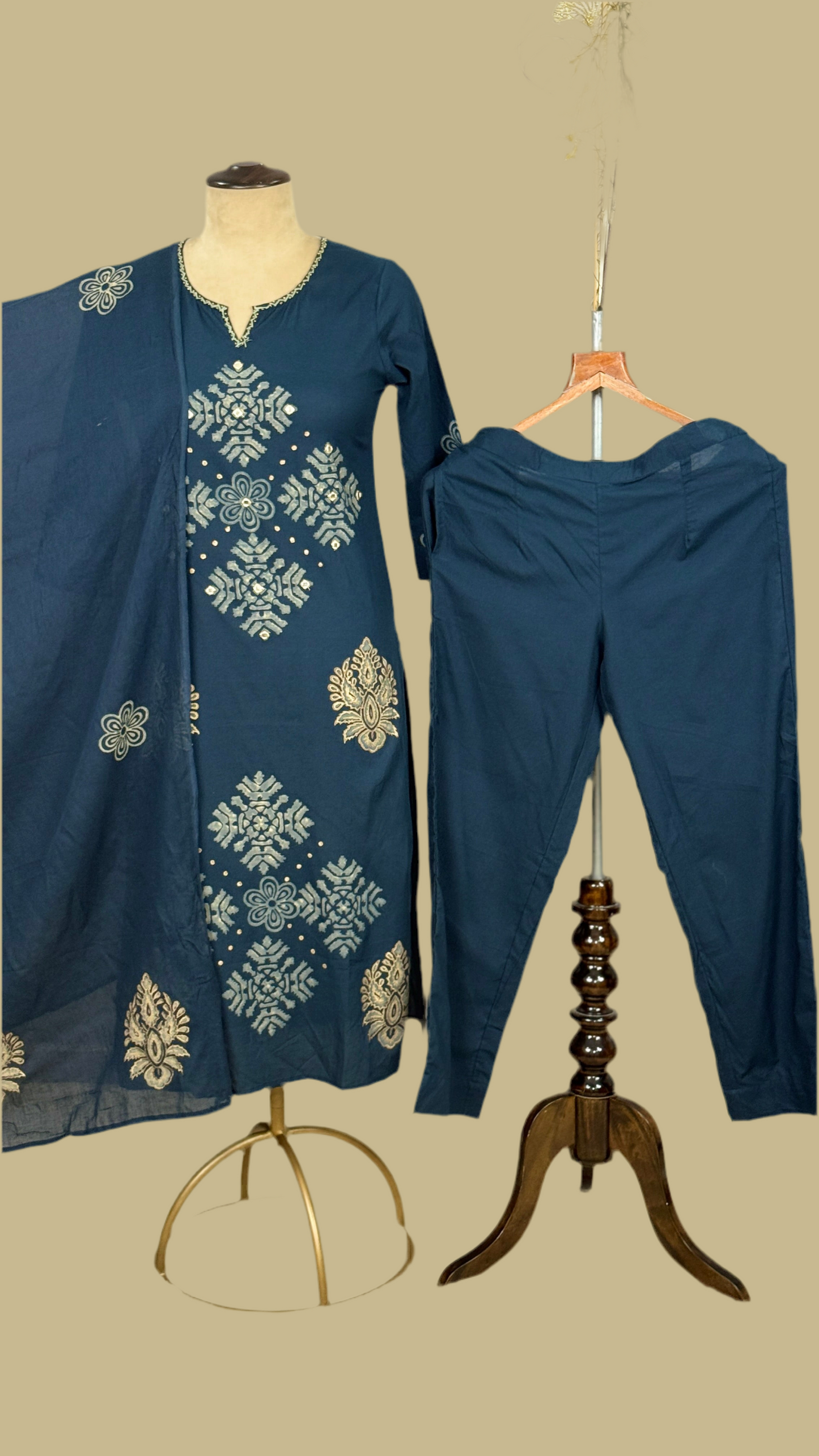 Kurti pant blue colour Ikat weaving and mirror work 
Kur2001