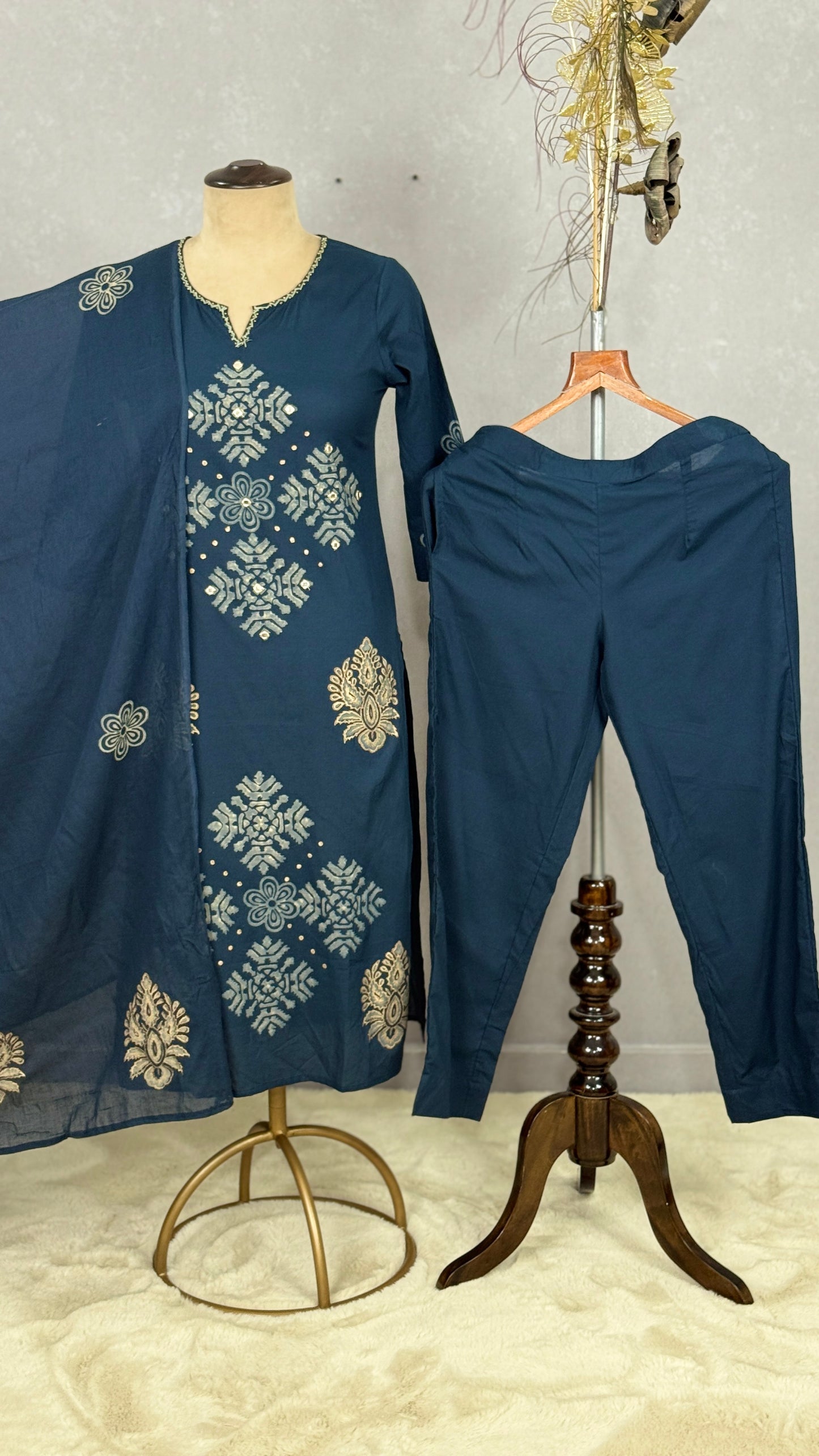 Kurti pant blue colour Ikat weaving and mirror work 
Kur2001