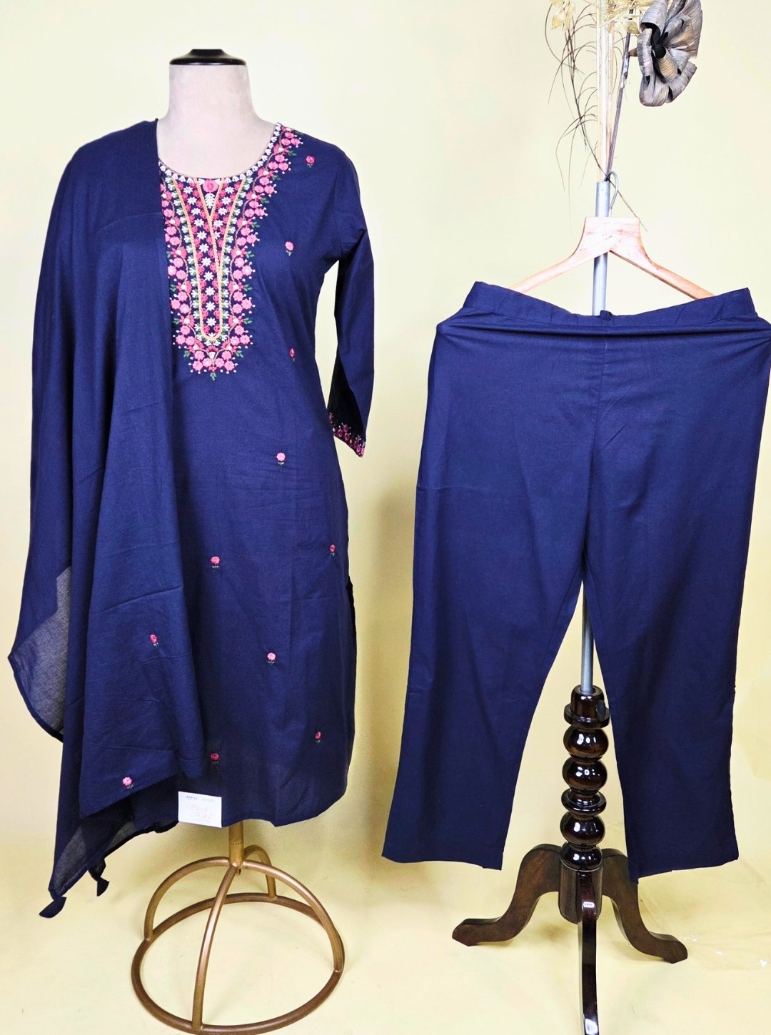 DARK BLUE COLOUR CAMBRIC COTTON KURTI WITH RESHAM WORK NECKLINE OR COTTON DUPATTA & COTTON PANT (KUR1027)