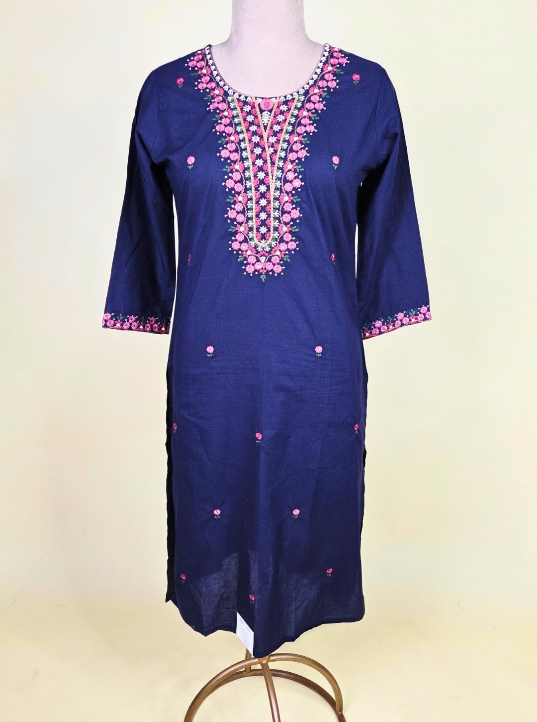 DARK BLUE COLOUR CAMBRIC COTTON KURTI WITH RESHAM WORK NECKLINE OR COTTON DUPATTA & COTTON PANT (KUR1027)
