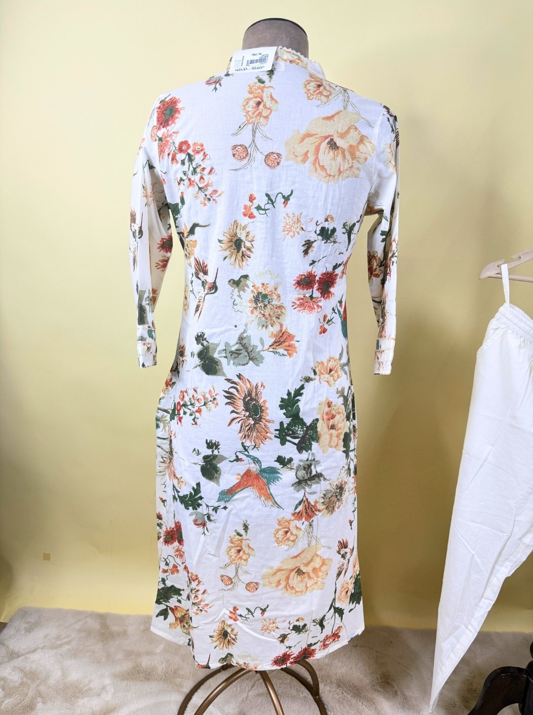 IVORY FLORAL A-LINE KURTA WITH JAPANESE NECK & HANDWORK DUPATTA (KUR1003)