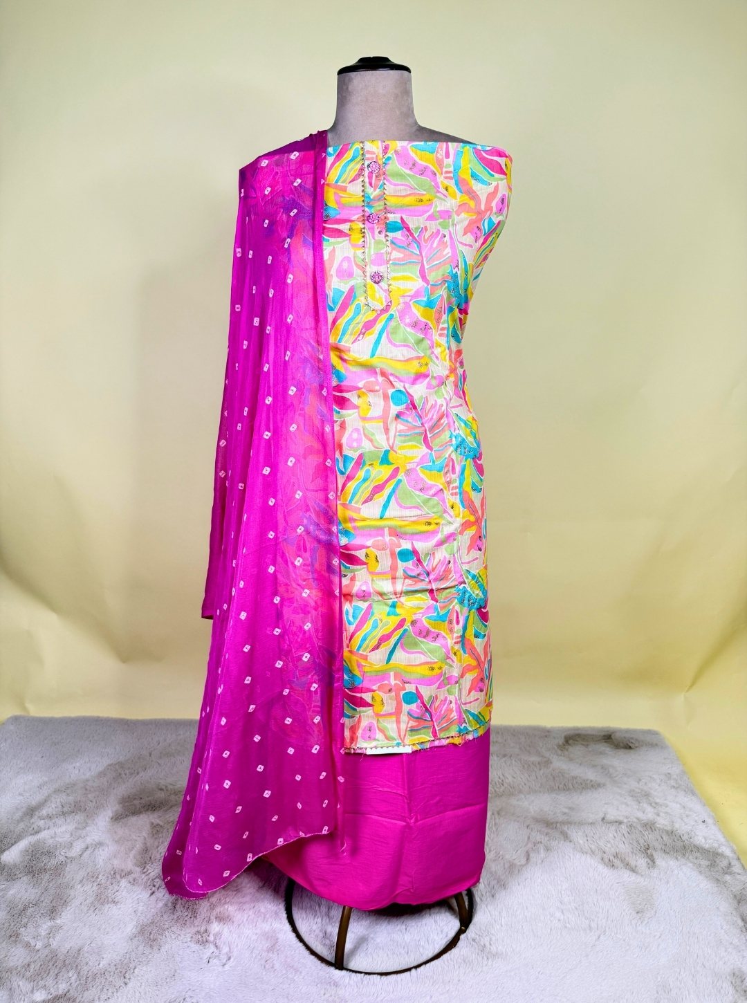 MUL COTTON PRINTED SUIT WITH NECKLINE LACE BORDER & COTTON PANT OR SHIFFON DUPATTA (SUIT1038)
