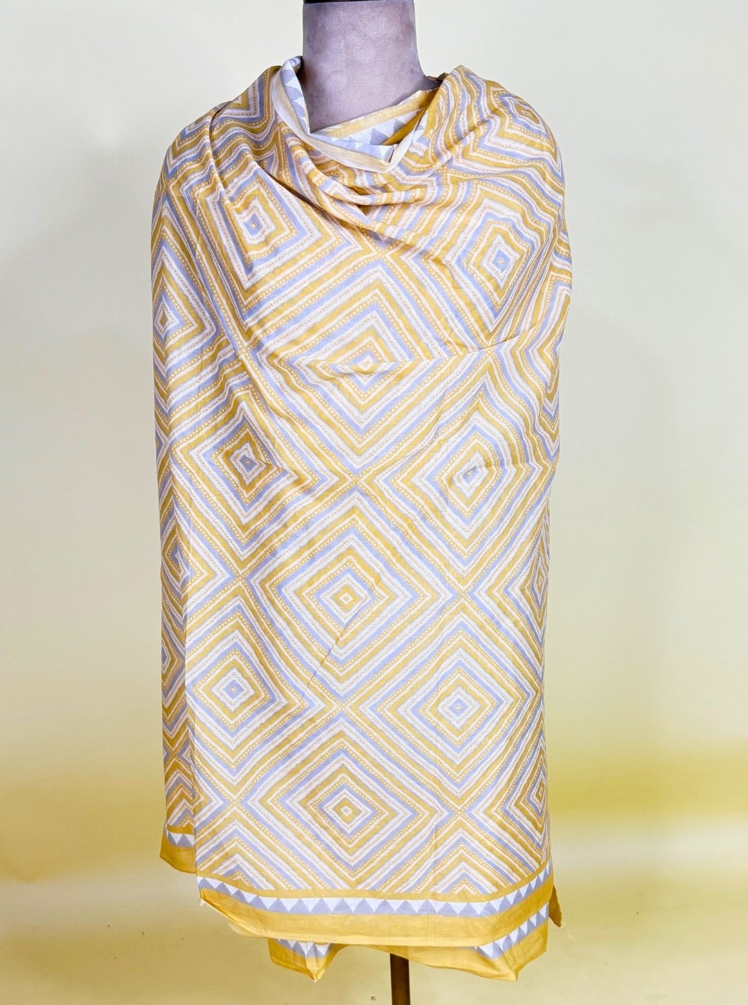 ORGANIC COTTON WITH LACE NECKLINE AND MUL COTTON PRINTED DUPATTA (SUIT1022)