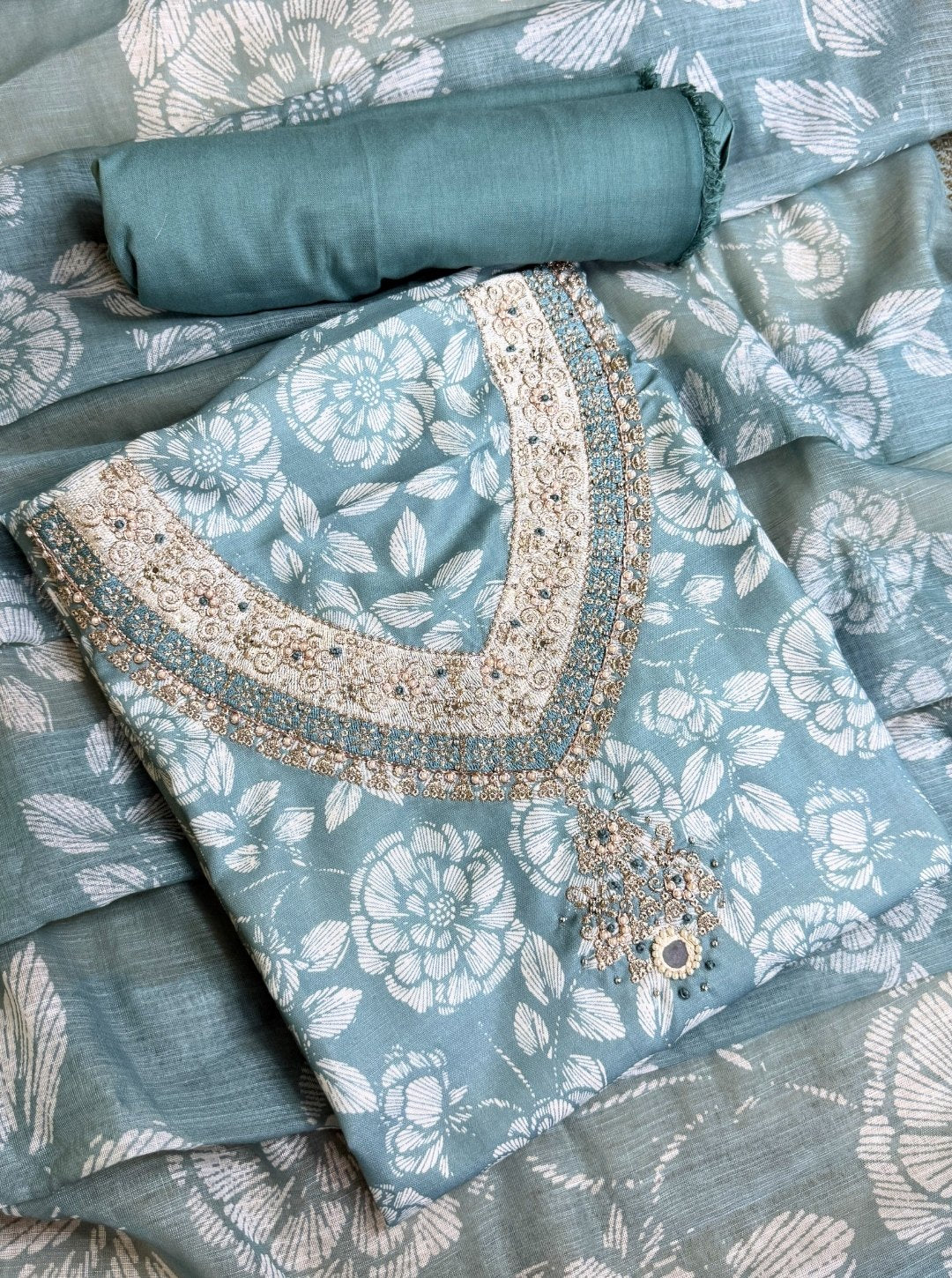 SEA GREEN COLOR JAAM COTTON WITH HAND RESHAM WORK LINEN DUPATTA ZARI BORDER (SUIT1013)