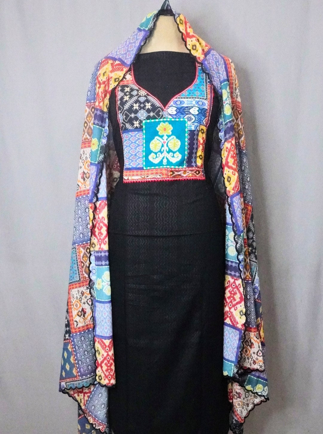 HANDLOOM COTTON MULTI COLOUR PATCH SUIT