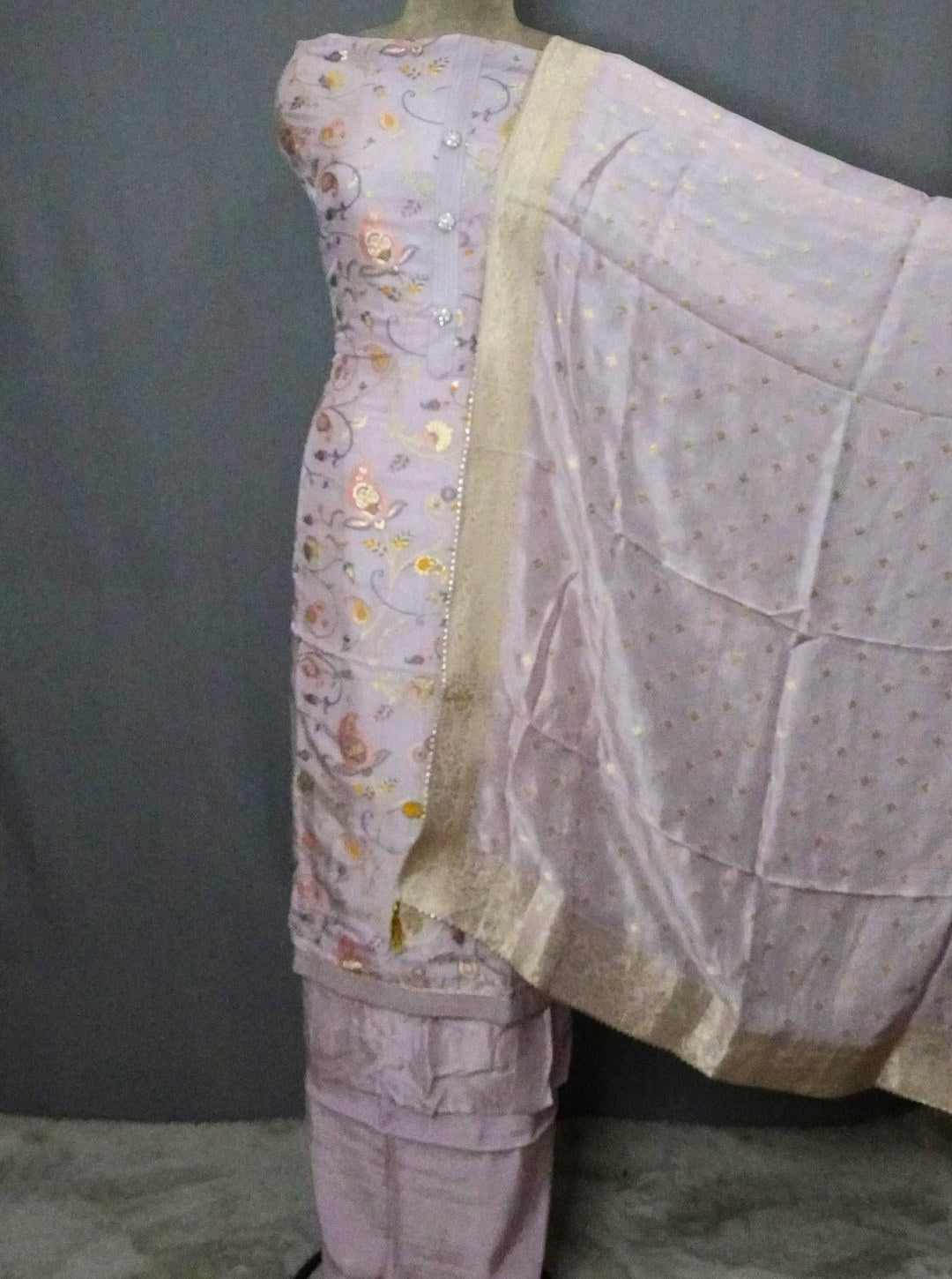 DOLA SUIT & WEAVING DOLA DUPATTA