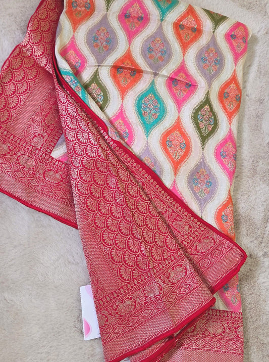 CRAPE SILK RANGKAT SAREE BEAUTIFUL VANILLA SHADE WITH RED BORDER (SM1066)