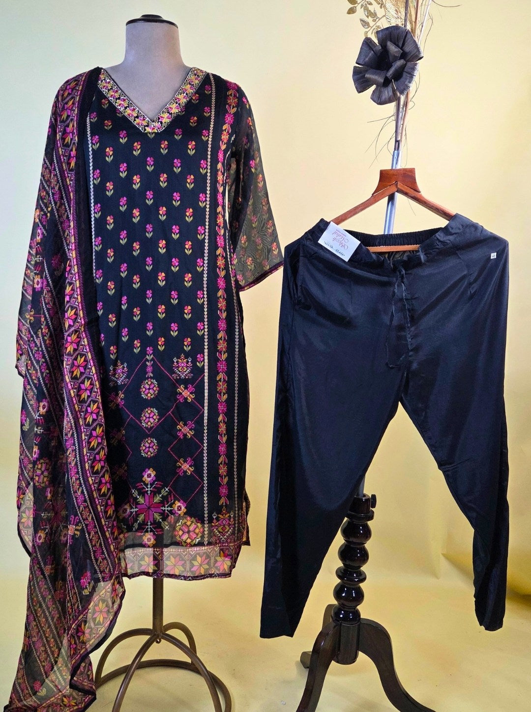 VISCOSE ORGANZA KURTI PANT SET WITH FLORAL PRINT PANEL STYLE (KUR1054)